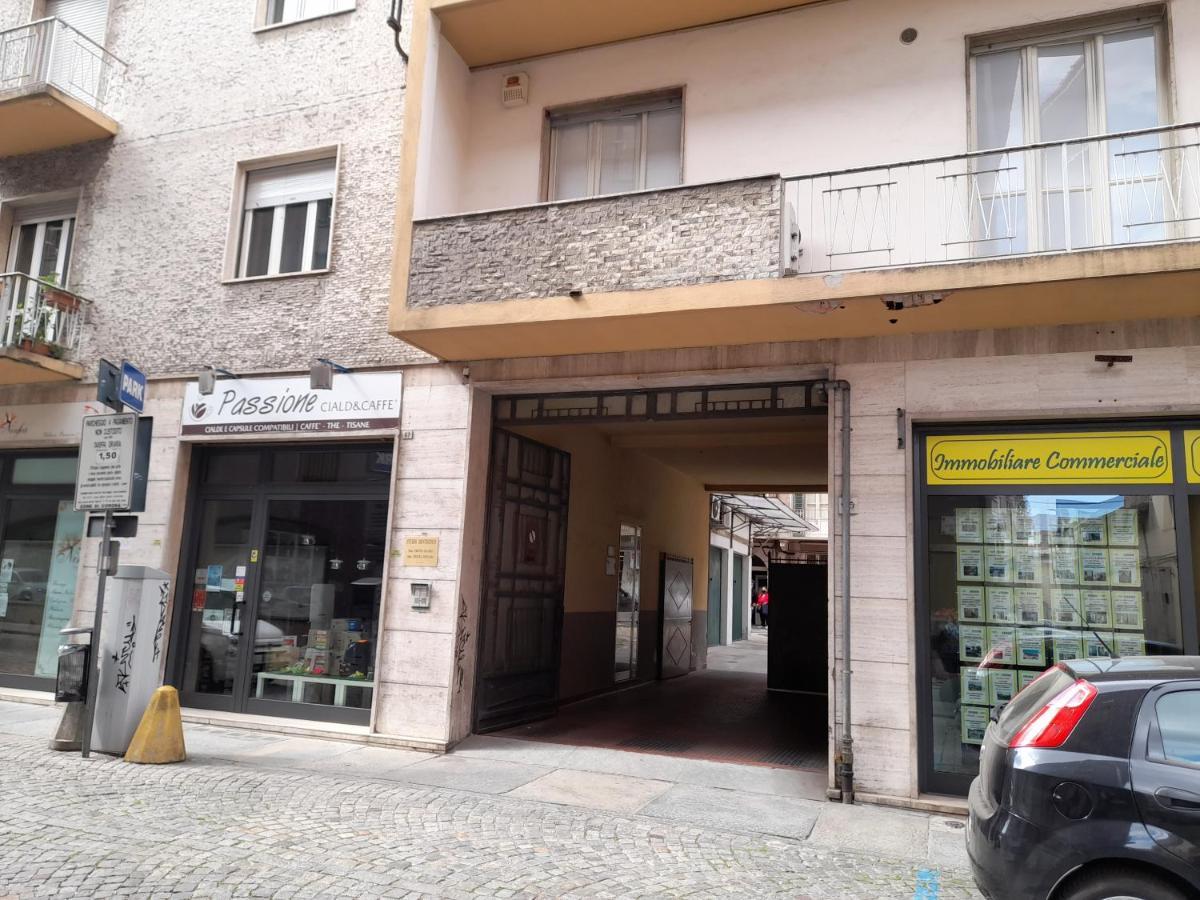 Appartamento Centrale Con Garage Асти Экстерьер фото