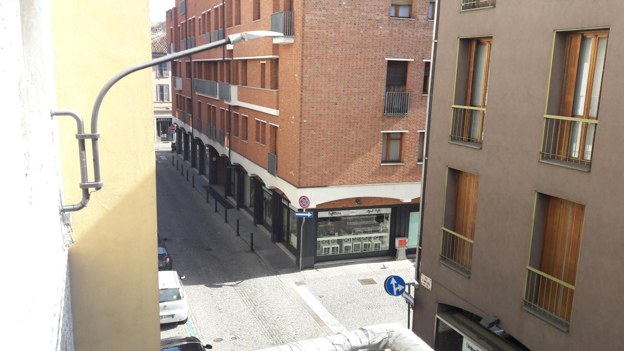 Appartamento Centrale Con Garage Асти Экстерьер фото
